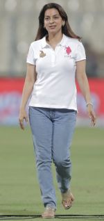 Juhi Chawla at IPL match in Mumbai on 23rd May 2014